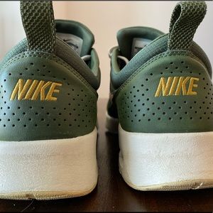 Original NIKE AIR MAX THEA. (Green & Gold)